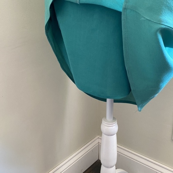 LUSH Peek A Boo Keyhole Dress NWT - Picture 5 of 10